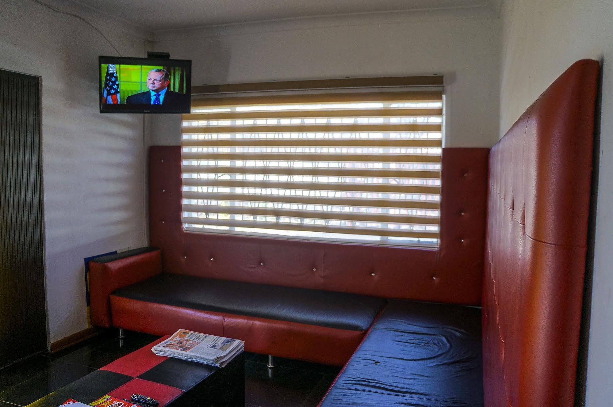 Acn International Regency Lodge ケンプトンパーク エクステリア 写真