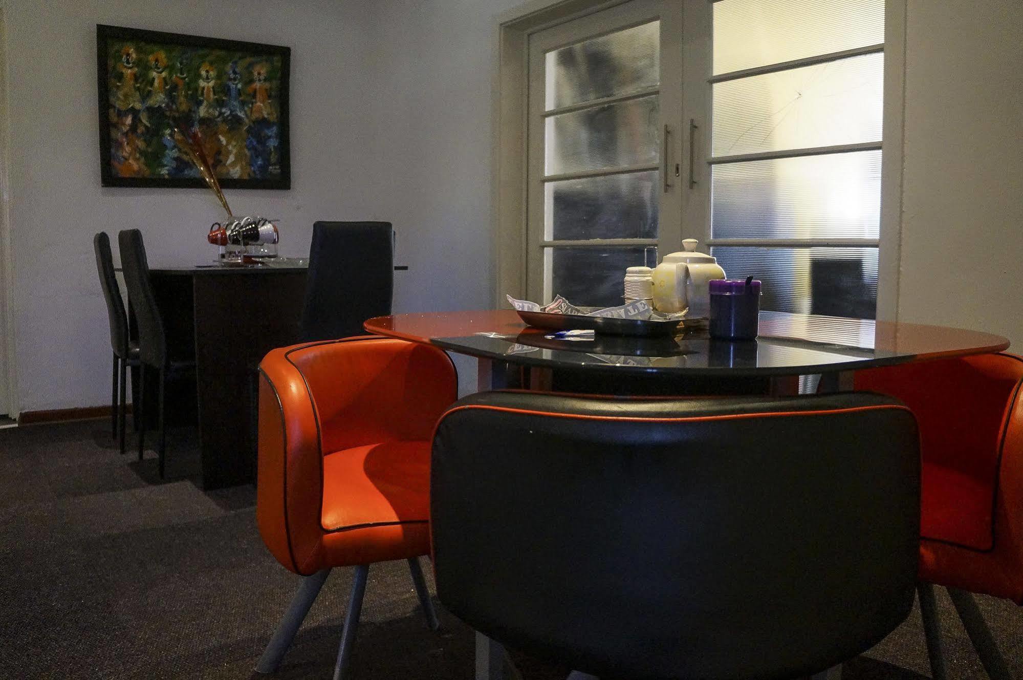 Acn International Regency Lodge ケンプトンパーク エクステリア 写真